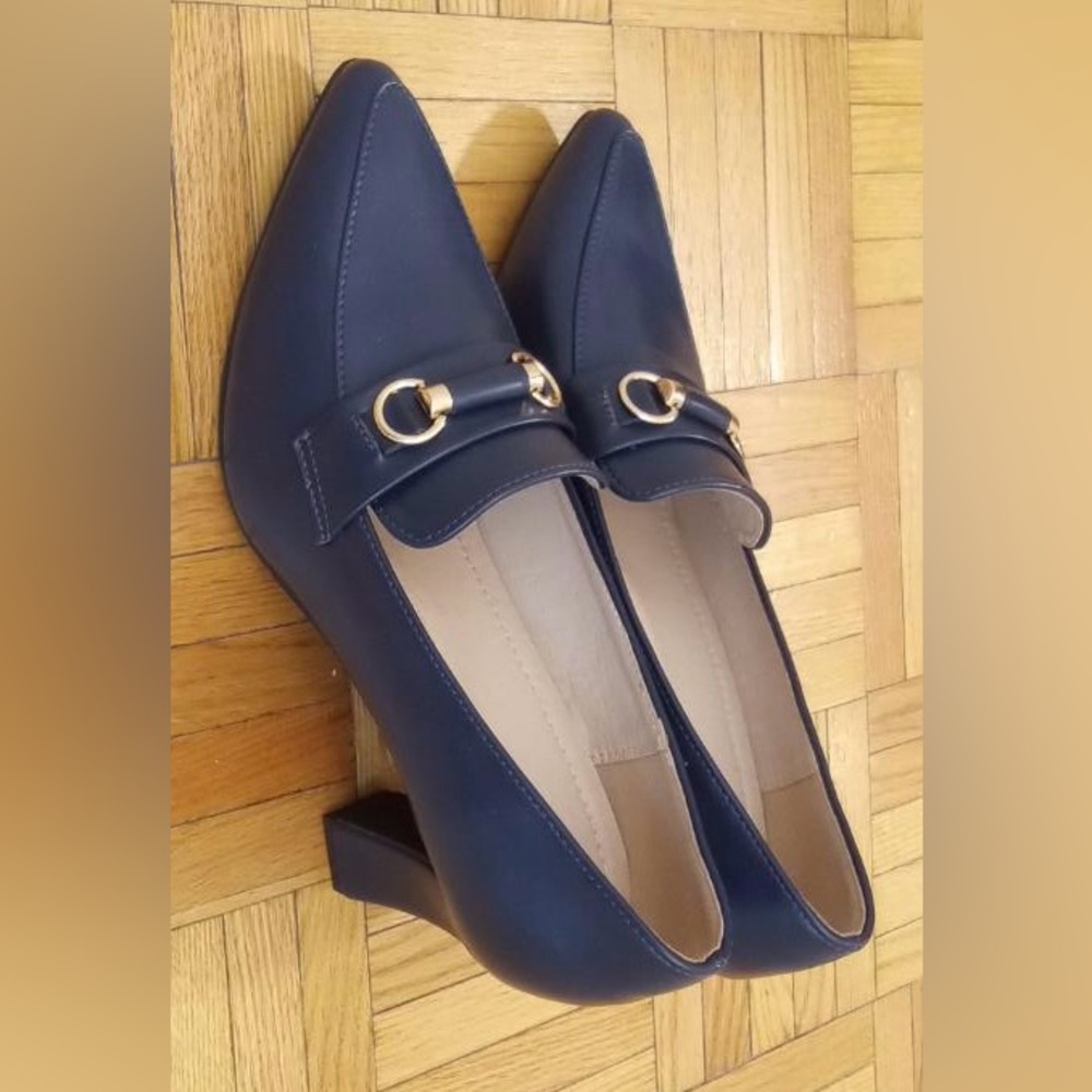 Elegant navy blue leather loafers for women